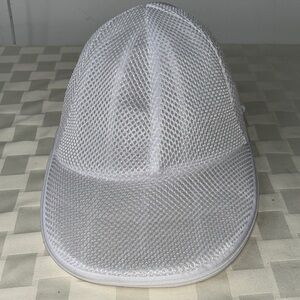 White Mesh Baseball Hat Washing Bag
